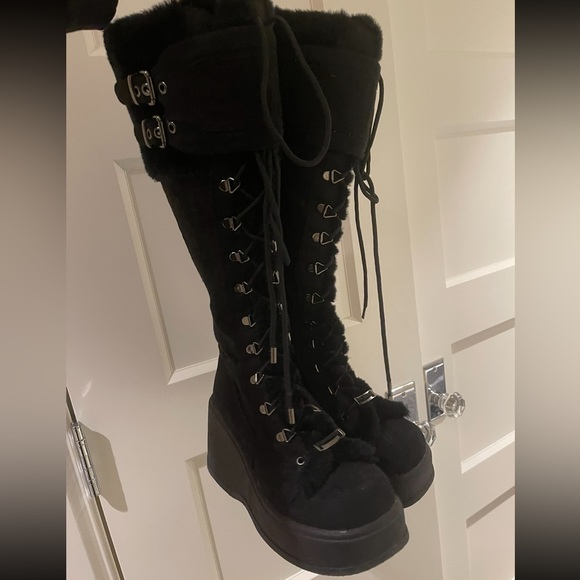 ☆ y2k fuzzy winter boots ☆ - Picture 9 of 12